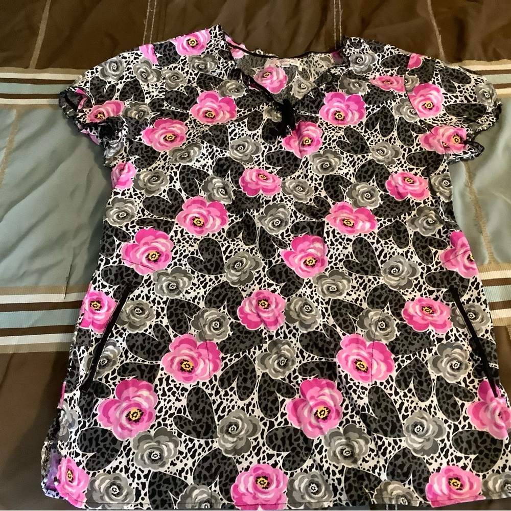 I love scrubs scrub top size M